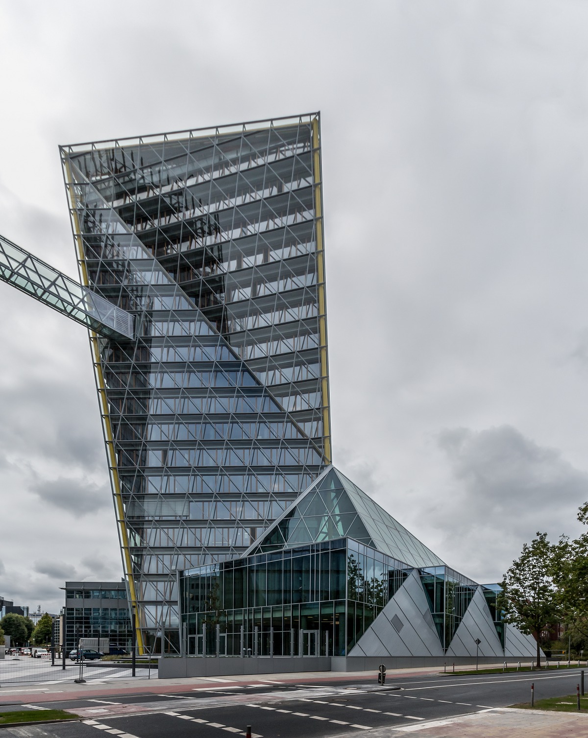 17-geschossige gläserne Büroskulptur der LVM Versicherung in Münster